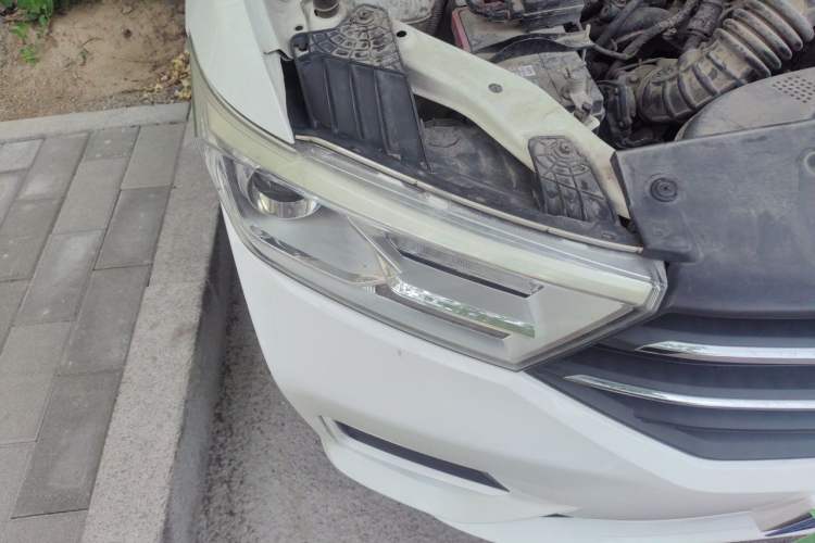 Used Wuling Hongguang 2019 1.5L S Standard Version China VI LAR Right Front Headlight