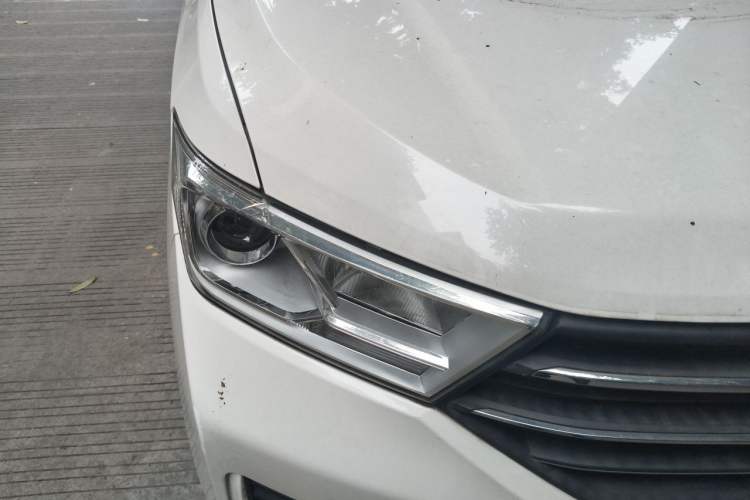 Used Wuling Hongguang 2019 1.5L S Standard Version China VI LAR Right Front Headlight