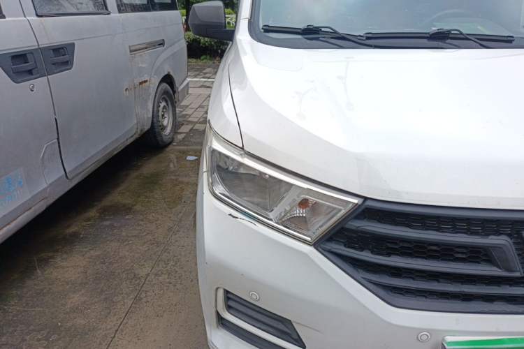 Used Wuling Hongguang 2019 1.5L S Basic Version China VI Standard LAR Right Front Headlight