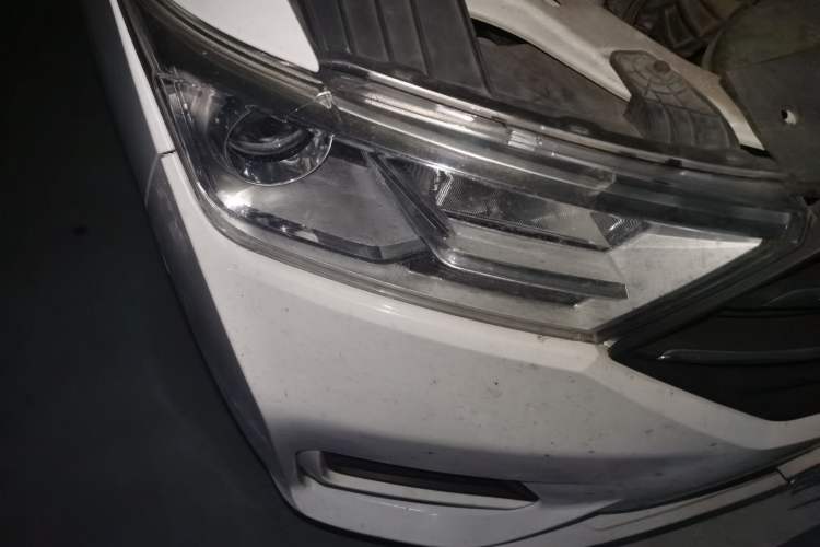 Used Wuling Hongguang 2019 1.5L S Standard Version China VI LAR Right Front Headlight