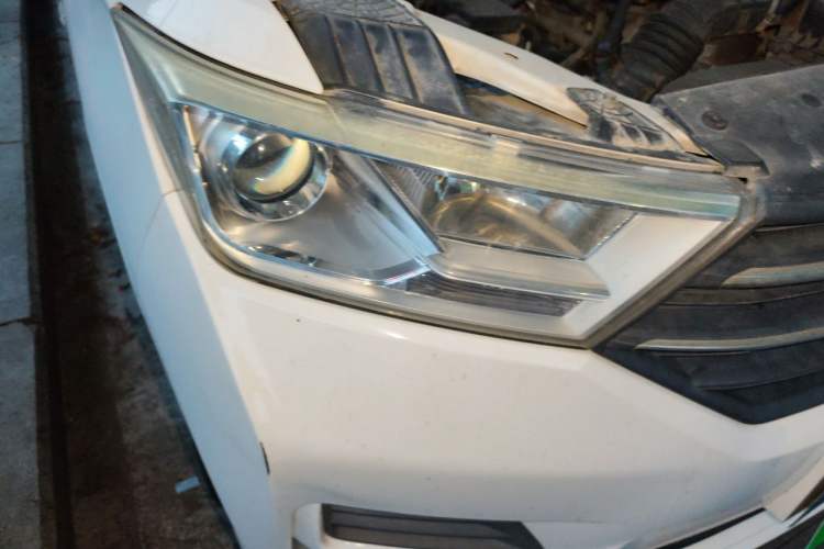 Used Wuling Hongguang 2019 1.5L S Standard Version China VI LAR Right Front Headlight