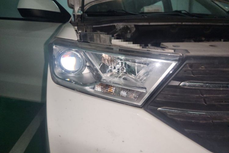 Used Wuling Hongguang 2019 1.5L S Comfort Edition China VI LAR Right Front Headlight