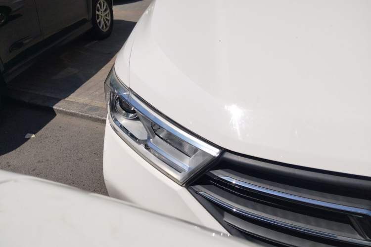 Used Wuling Hongguang 2019 1.5L S Standard Version China VI LAR Right Front Headlight