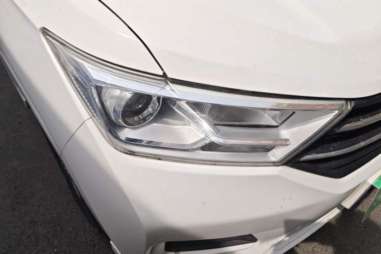 Used Wuling Hongguang 2019 1.5L S Standard Version China VI LAR Right Front Headlight
