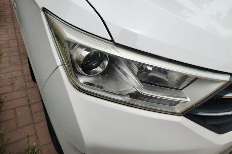 Used Wuling Hongguang 2019 1.5L S Standard Version China VI LAR Right Front Headlight