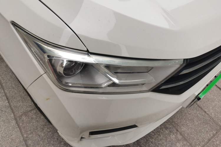 Used Wuling Hongguang 2019 1.5L S Comfort Edition China VI LAR Right Front Headlight