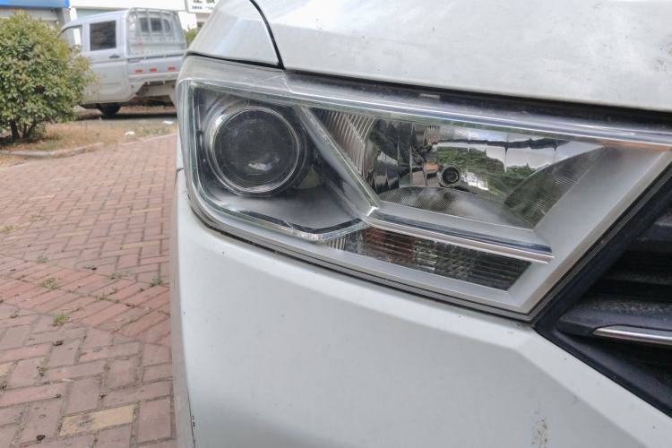 Used Wuling Hongguang 2019 1.5L S Standard Version China VI LAR Right Front Headlight