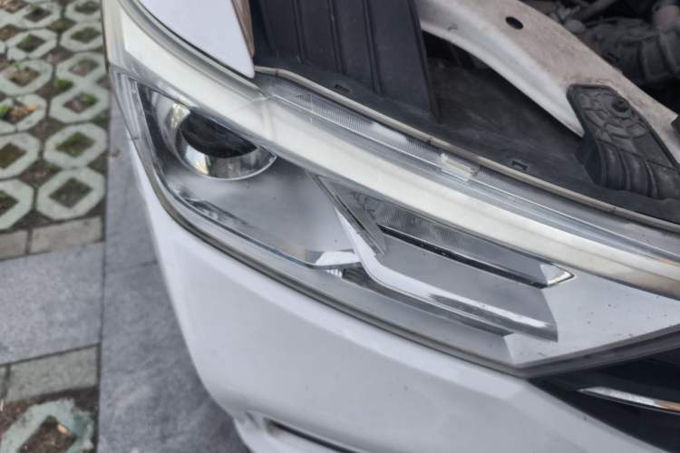Used Wuling Hongguang 2019 1.5L S Standard Version China VI LAR Right Front Headlight