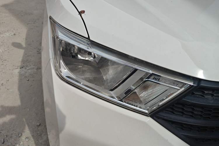 Used Wuling Hongguang 2019 1.5L S Basic Version China VI Standard LAR Right Front Headlight