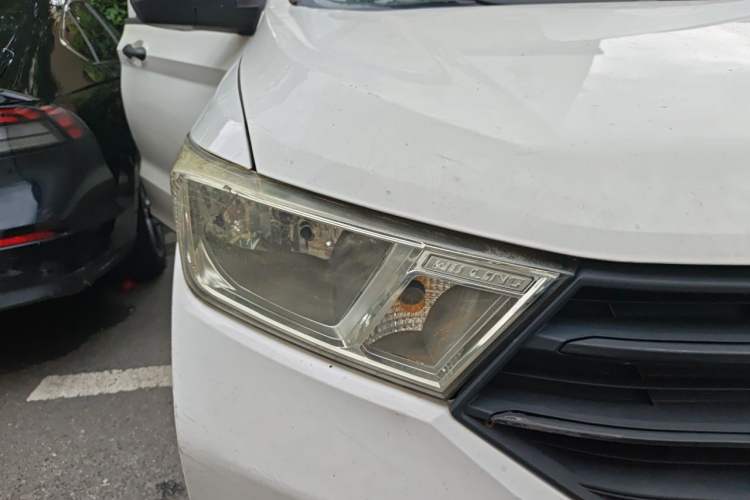 Used Wuling Hongguang 2019 1.5L S Basic Version China VI Standard LAR Right Front Headlight