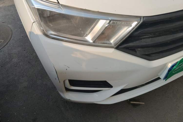 Used Wuling Hongguang 2019 1.5L S Basic Window-Sealed Vehicle China VI LAR Right Front Headlight