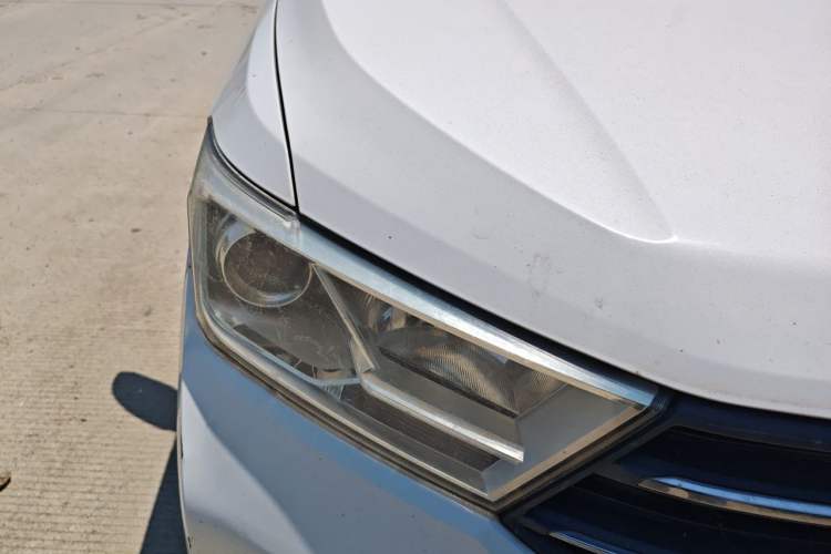Used Wuling Hongguang 2019 1.5L S Comfort Edition China VI LAR Right Front Headlight