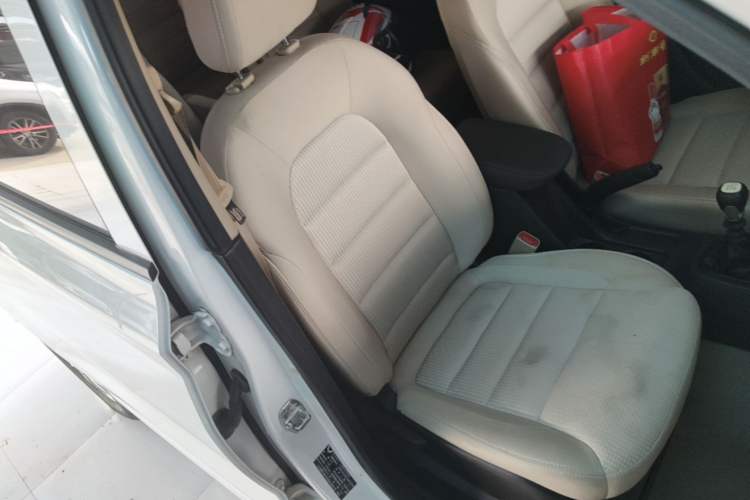 Used Wuling Hongguang 2019 1.5L S Standard Version China VI LAR Right Front Seat