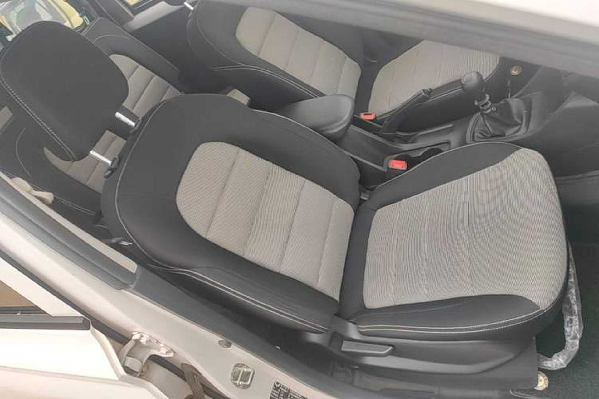 Used Wuling Hongguang 2019 1.5L S Basic Version China VI Standard LAR Right Front Seat