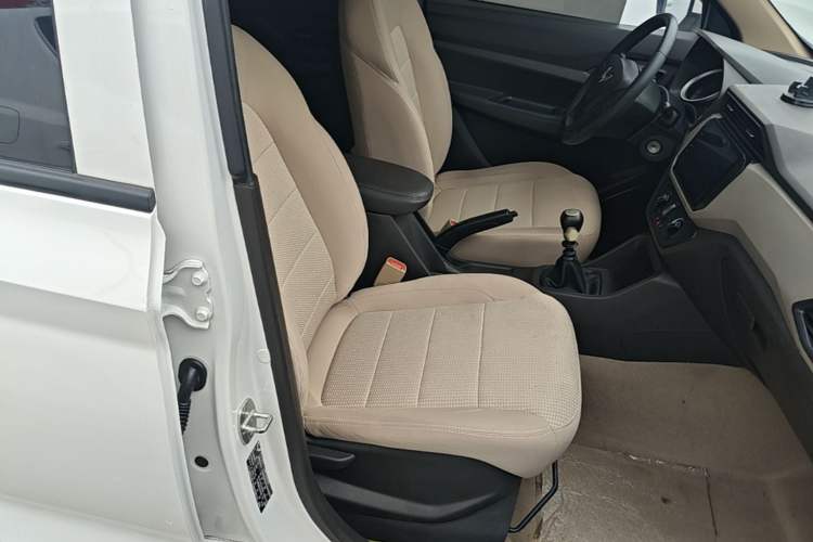 Used Wuling Hongguang 2019 1.5L S Standard Version China VI LAR Right Front Seat