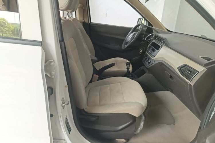 Used Wuling Hongguang 2019 1.5L S Standard Version China VI LAR Right Front Seat