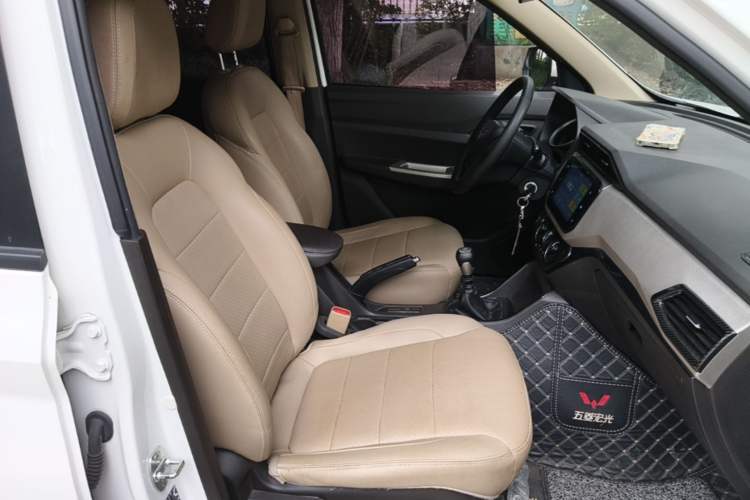 Used Wuling Hongguang 2019 1.5L S Comfort Edition China VI LAR Right Front Seat