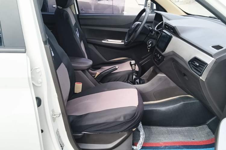 Used Wuling Hongguang 2019 1.5L S Comfort Edition China VI LAR Right Front Seat
