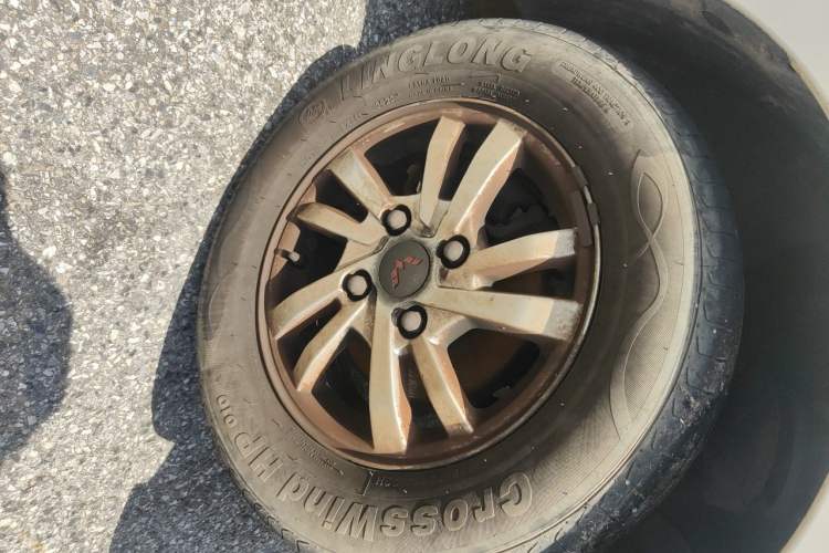 Used Wuling Hongguang 2019 1.5L S Standard Version China VI LAR Right Front Wheel Hub