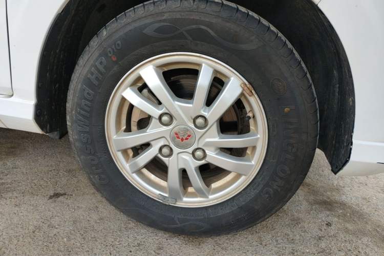 Used Wuling Hongguang 2019 1.5L S Comfort Edition China VI LAR Right Front Wheel Hub