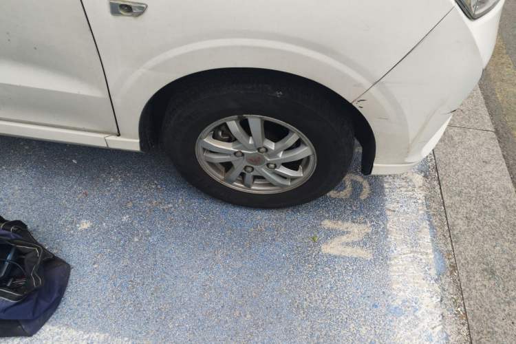 Used Wuling Hongguang 2019 1.5L S Comfort Edition China VI LAR Right Front Wheel Hub