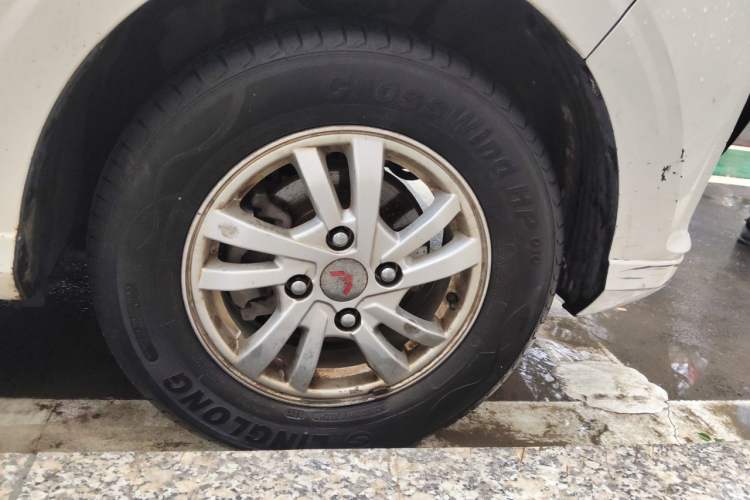Used Wuling Hongguang 2019 1.5L S Standard Version China VI LAR Right Front Wheel Hub