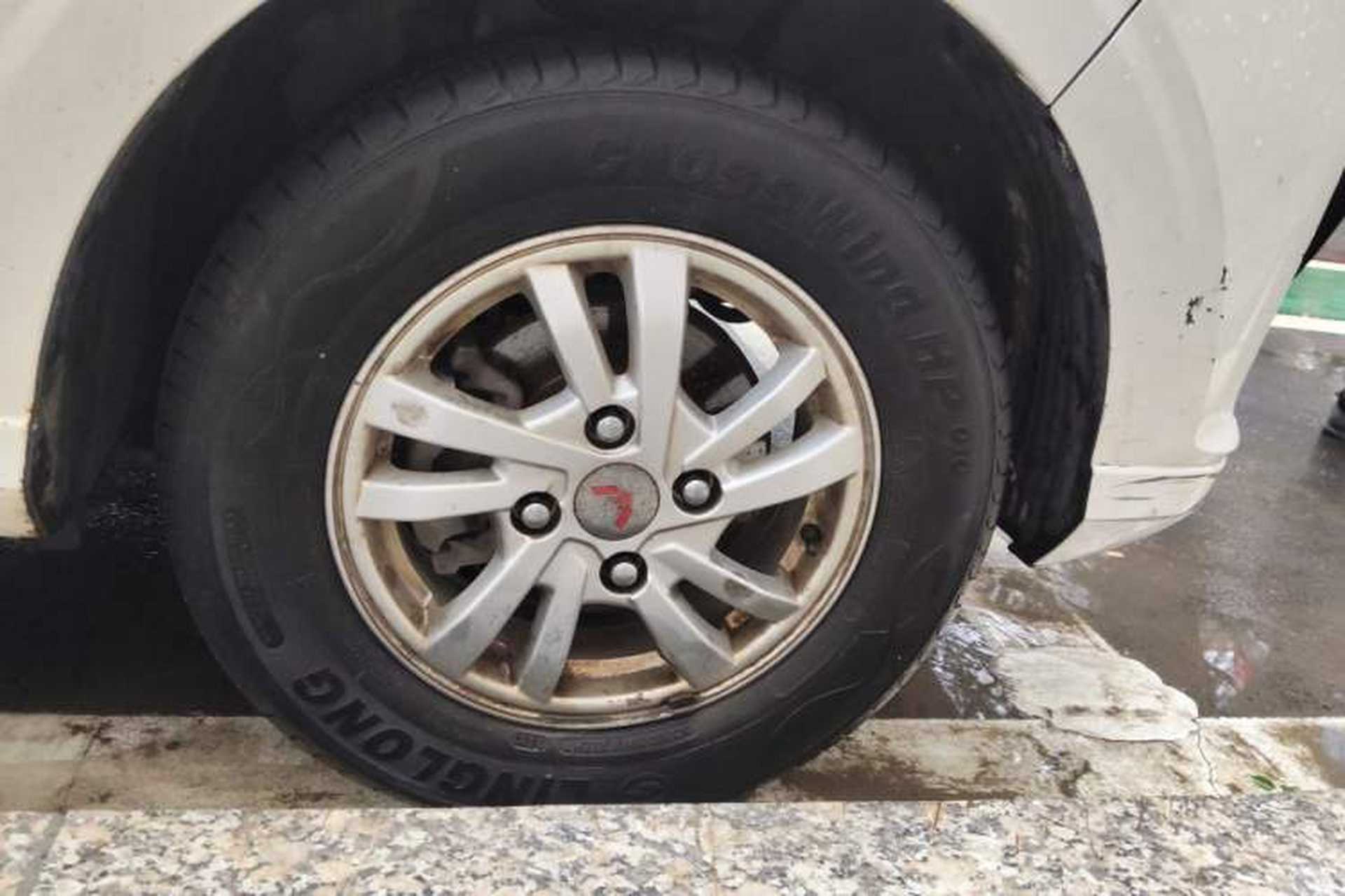 Used Wuling Hongguang 2019 1.5L S Standard Version China VI LAR Right Front Wheel Hub