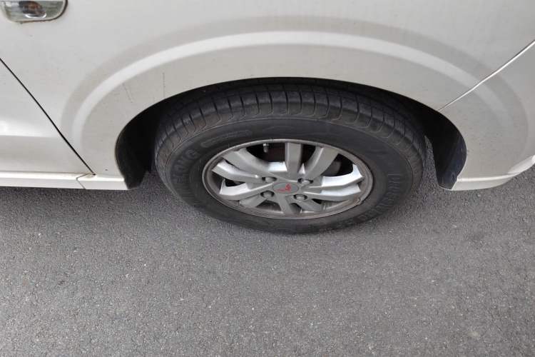Used Wuling Hongguang 2019 1.5L S Comfort Edition China VI LAR Right Front Wheel Hub