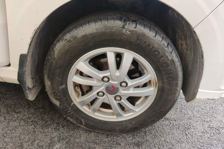 Used Wuling Hongguang 2019 1.5L S Standard Version China VI LAR Right Front Wheel Hub