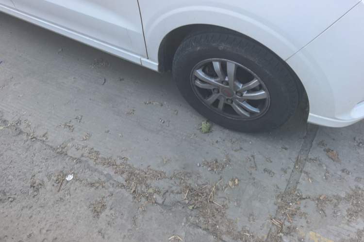 Used Wuling Hongguang 2019 1.5L S Comfort Edition China VI LAR Right Front Wheel Hub