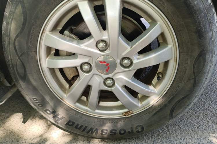 Used Wuling Hongguang 2019 1.5L S Comfort Edition China VI LAR Right Front Wheel Hub