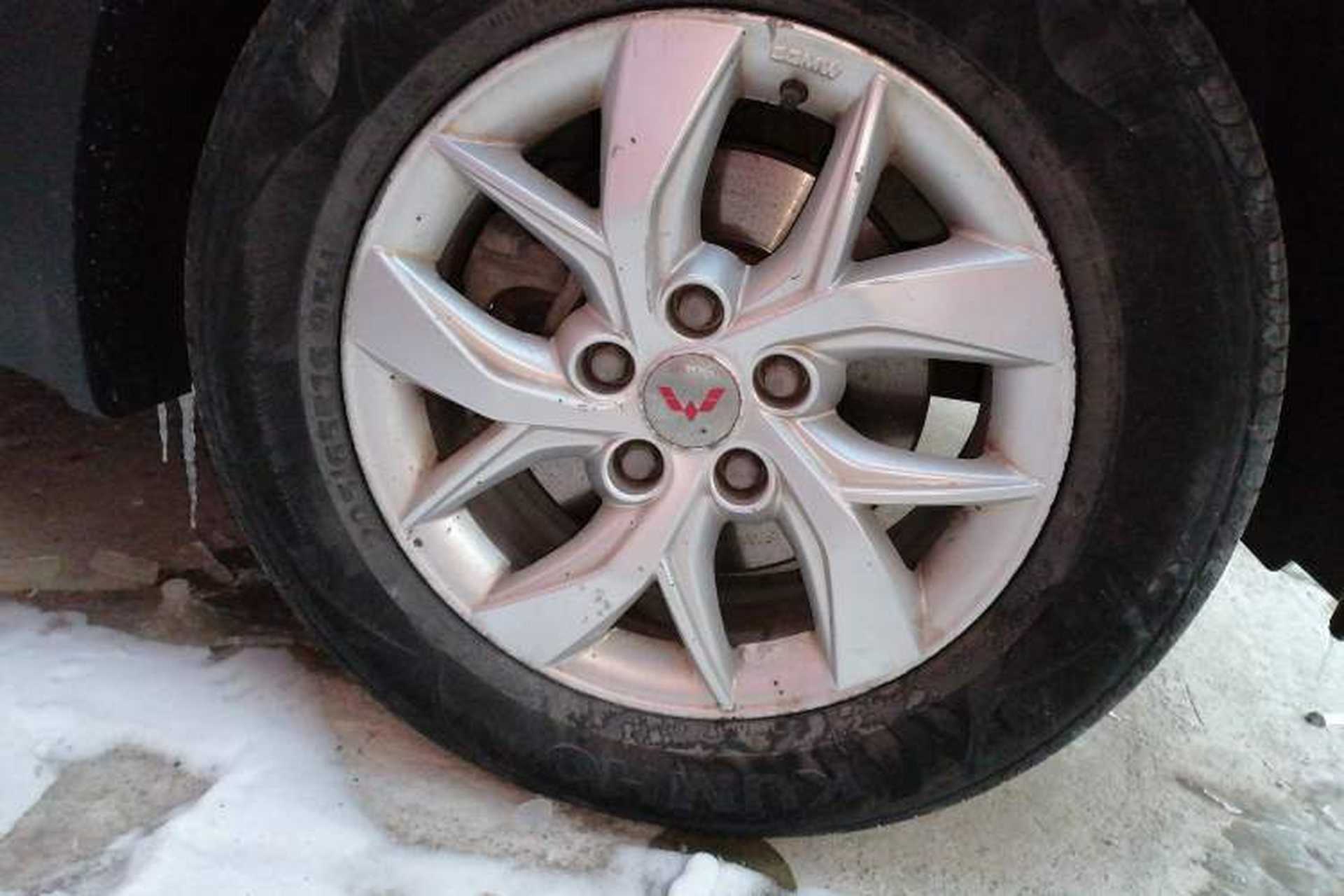 Used Wuling Hongguang 2019 1.5L S Comfort Edition China VI LAR Right Front Wheel Hub