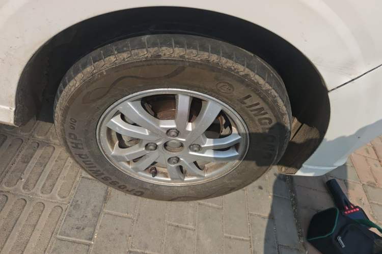 Used Wuling Hongguang 2019 1.5L S Comfort Edition China VI LAR Right Front Wheel Hub