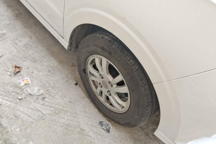 Used Wuling Hongguang 2019 1.5L S Standard Version China VI LAR Right Front Wheel Hub