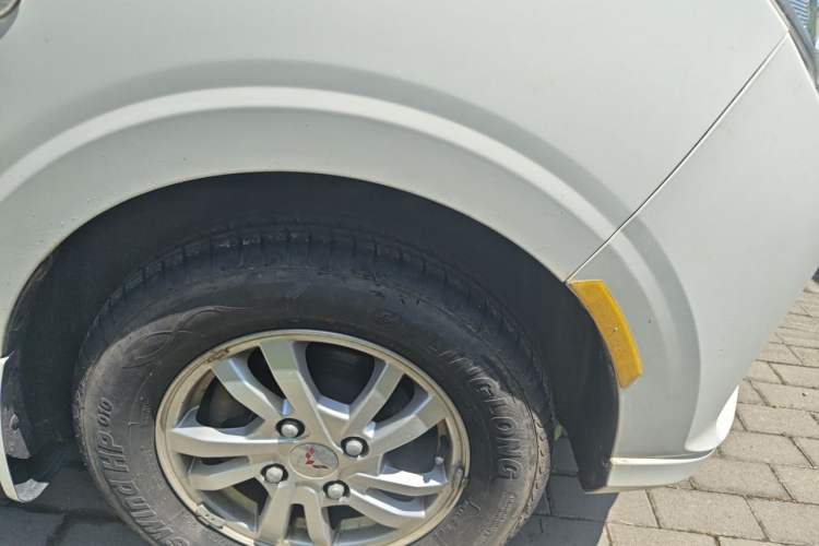 Used Wuling Hongguang 2019 1.5L S Standard Version China VI LAR Right Front Wheel Hub