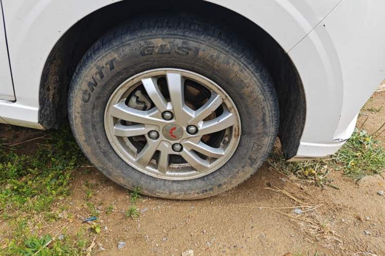 Used Wuling Hongguang 2019 1.5L S Comfort Edition China VI LAR Right Front Wheel Hub