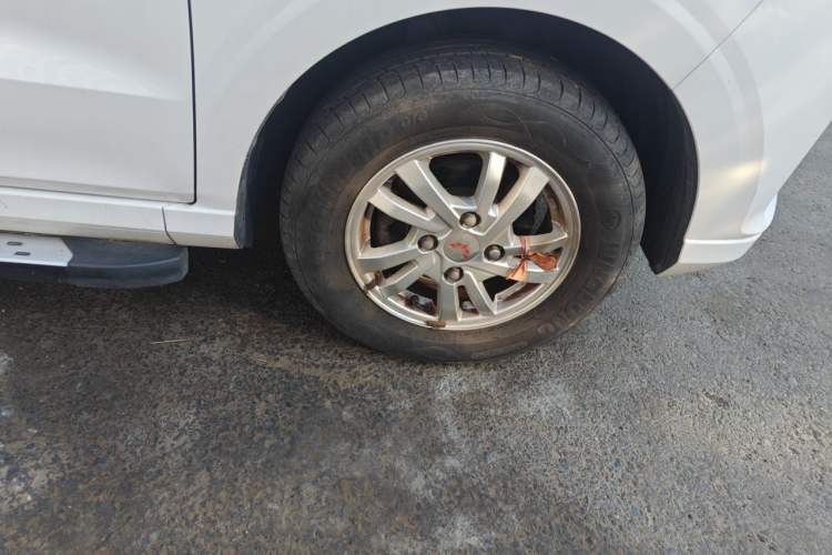 Used Wuling Hongguang 2019 1.5L S Standard Version China VI LAR Right Front Wheel Hub