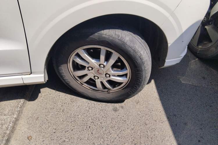 Used Wuling Hongguang 2019 1.5L S Standard Version China VI LAR Right Front Wheel Hub