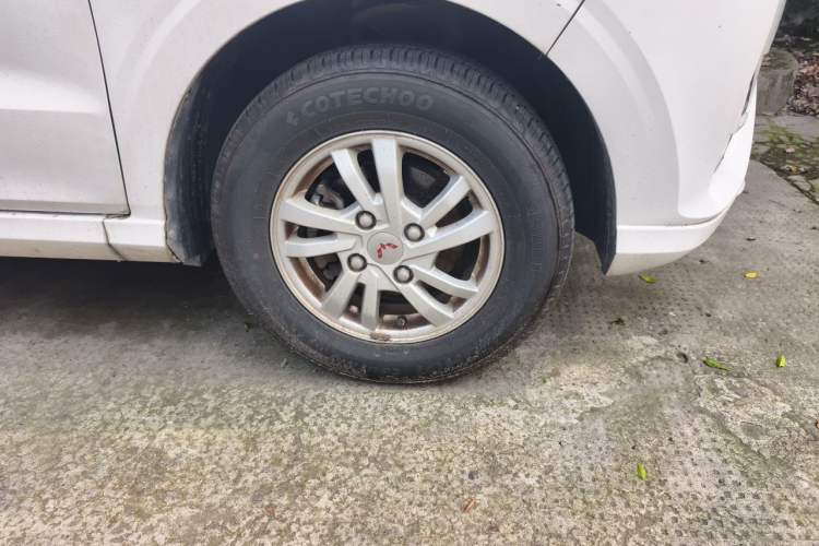 Used Wuling Hongguang 2019 1.5L S Standard Version China VI LAR Right Front Wheel Hub