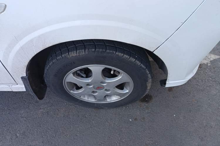 Used Wuling Hongguang 2019 1.5L S Basic Version China VI Standard LAR Right Front Wheel Hub