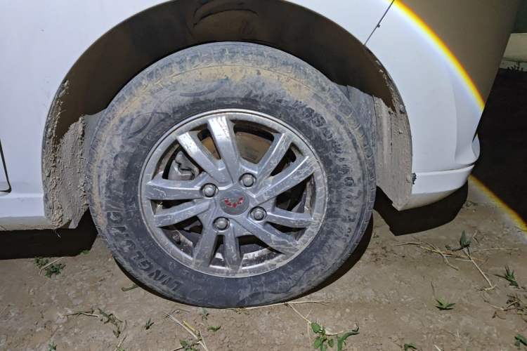 Used Wuling Hongguang 2019 1.5L S Standard Version China VI LAR Right Front Wheel Hub