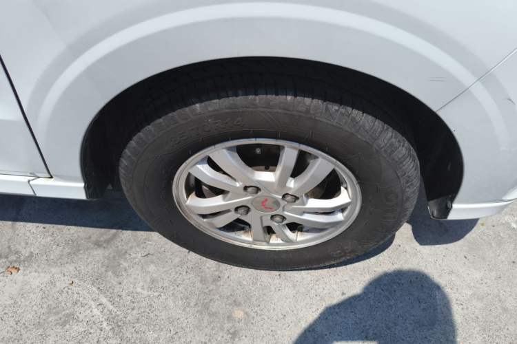Used Wuling Hongguang 2019 1.5L S Comfort Edition China VI LAR Right Front Wheel Hub