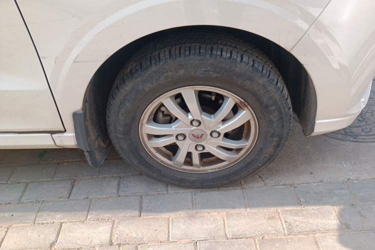 Used Wuling Hongguang 2019 1.5L S Comfort Edition China VI LAR Right Front Wheel Hub