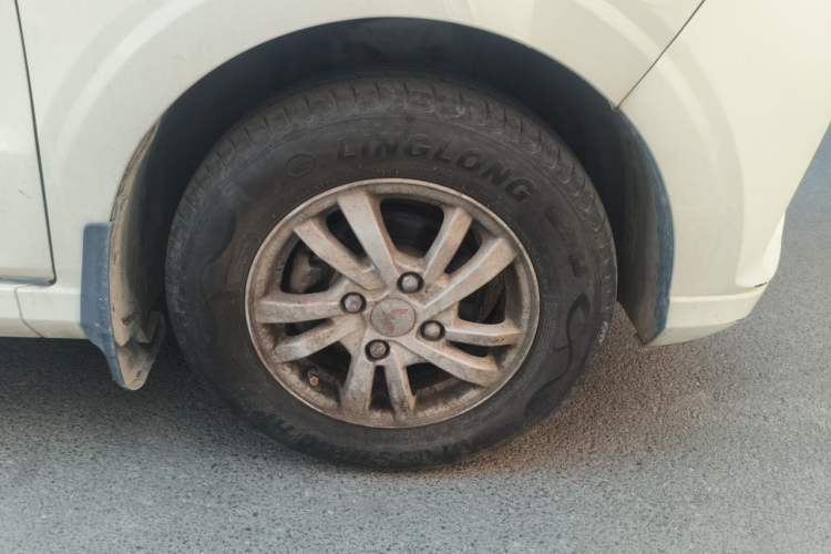 Used Wuling Hongguang 2019 1.5L S Comfort Edition China VI LAR Right Front Wheel Hub