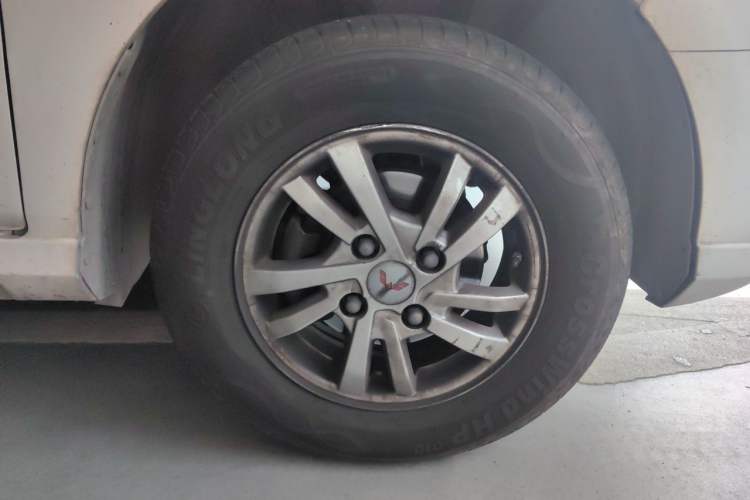 Used Wuling Hongguang 2019 1.5L S Comfort Edition China VI LAR Right Front Wheel Hub