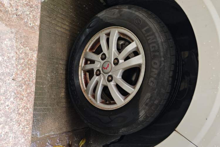 Used Wuling Hongguang 2019 1.5L S Comfort Edition China VI LAR Right Front Wheel Hub