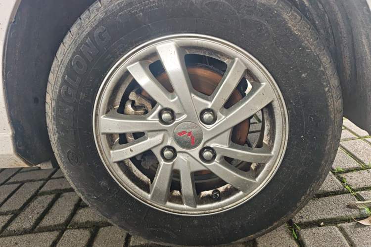 Used Wuling Hongguang 2019 1.5L S Standard Version China VI LAR Right Front Wheel Hub
