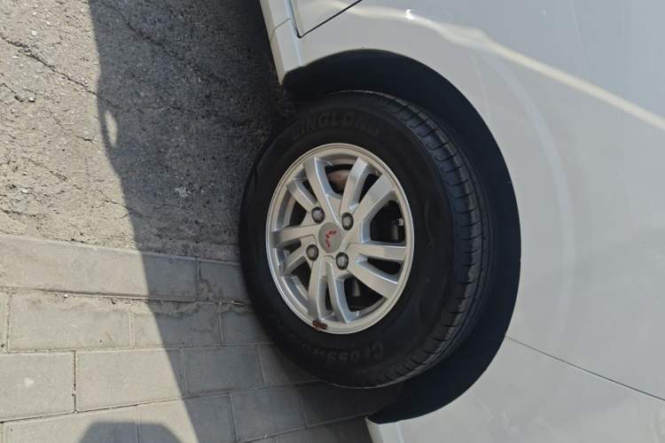 Used Wuling Hongguang 2019 1.5L S Standard Version China VI LAR Right Front Wheel Hub