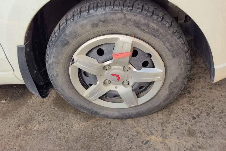 Used Wuling Hongguang 2019 1.5L S Base Version L2B Right Front Wheel Hub