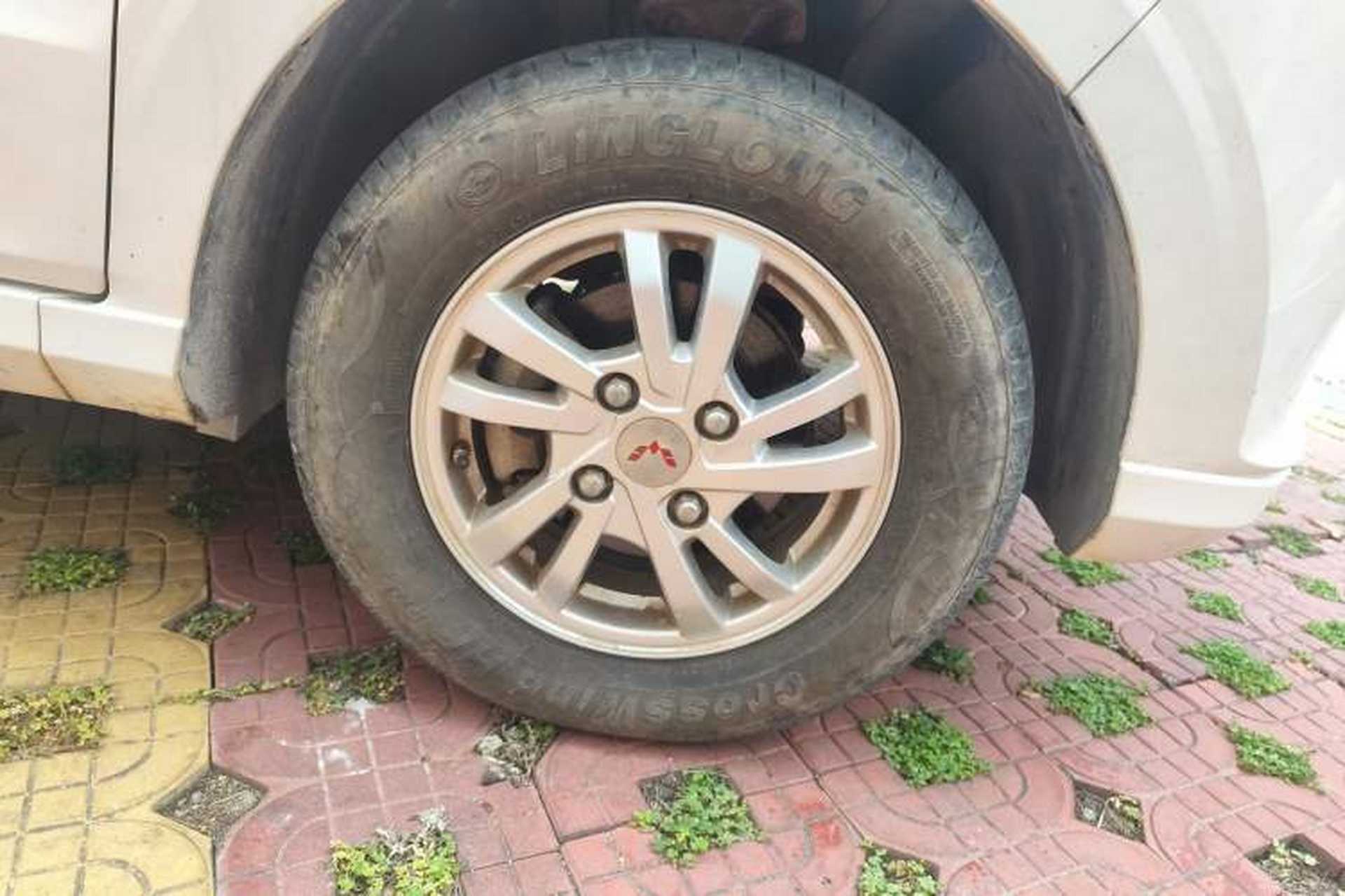 Used Wuling Hongguang 2019 1.5L S Comfort Edition China VI LAR Right Front Wheel Hub